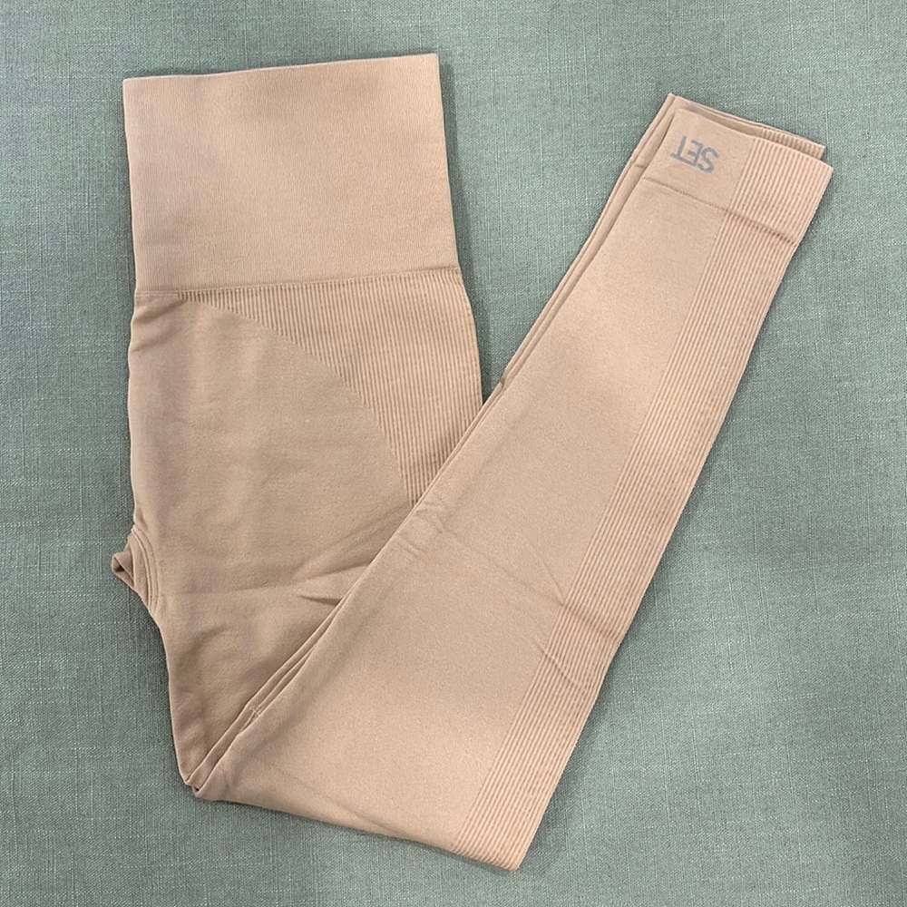 SET Active Tan Leggings